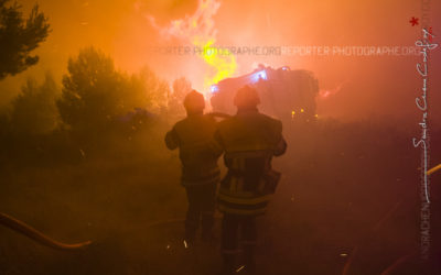 Incendie de l’étang de Berre: Binôme de pompiers sur le front de flammes