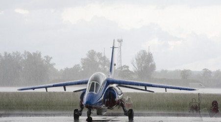 Alphajet de la patrouille de France sous la pluie au meeting de Saint Dizier (Ref: 3511-08-1265) par Sandra Chenu Godefroy