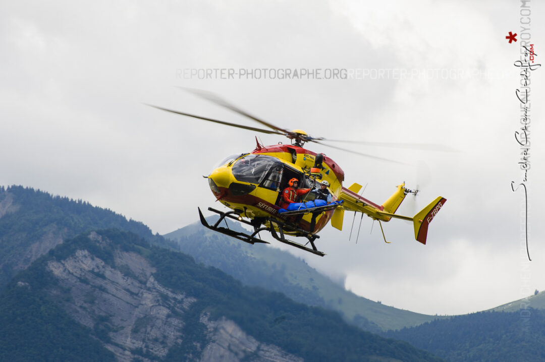 Hélicoptère Dragon 38 du Secours en montagne [Ref: 2311-07-0471]