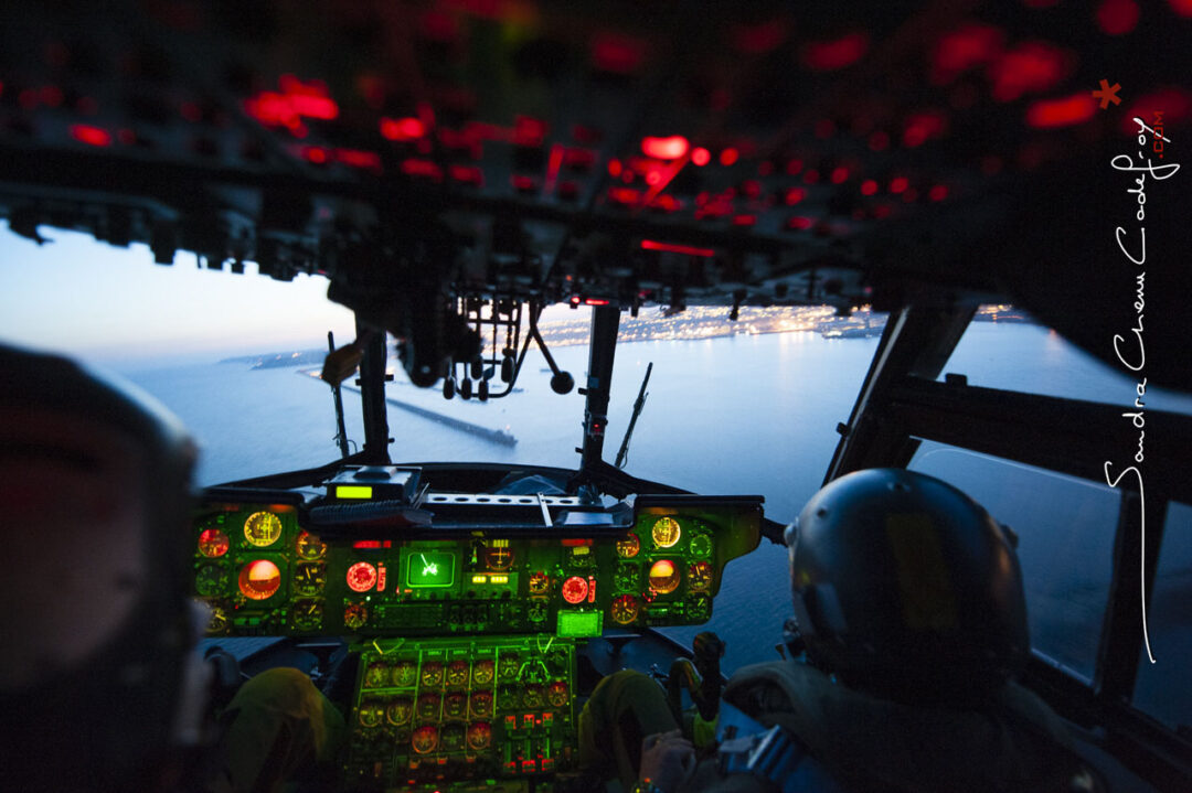 Super Frelon en approche du port de Brest [Ref:3210-04-2994]