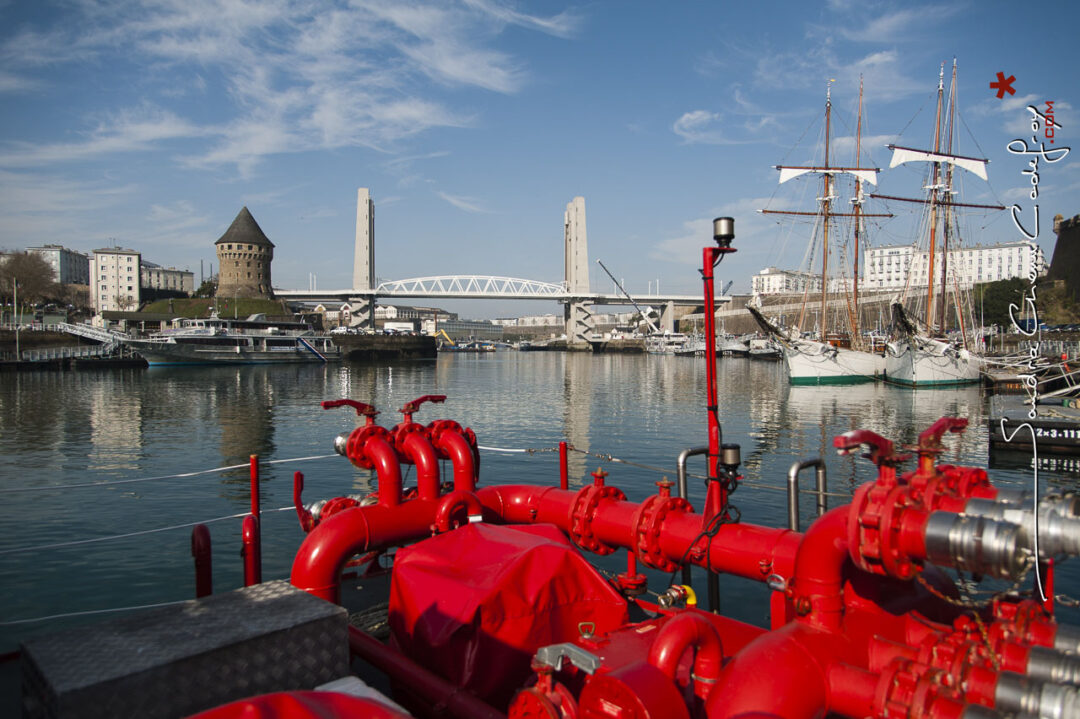 Pont de Recouvrance sous le soleil [Ref:2212-02-0920]