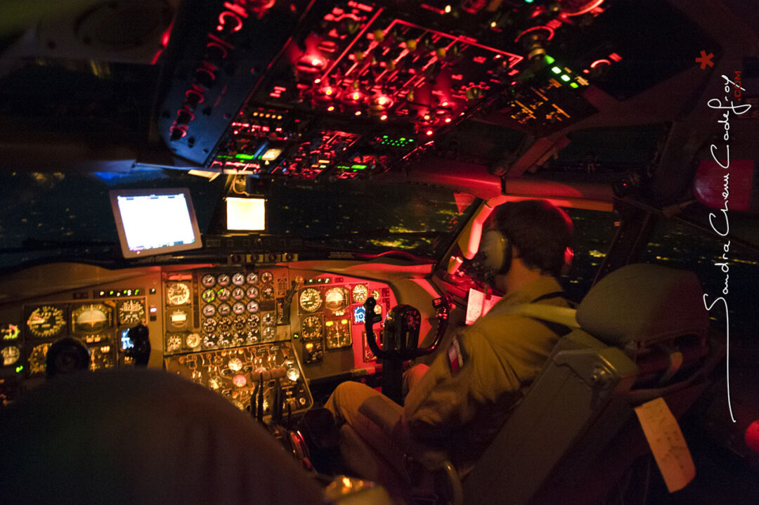 Vue du cockpit d'un C135 survolant le territoire français [Ref: 3511-13-2916]