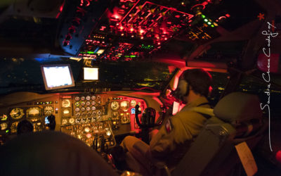 Vue du cockpit d’un C135 survolant le territoire français [Ref: 3511-13-2916]