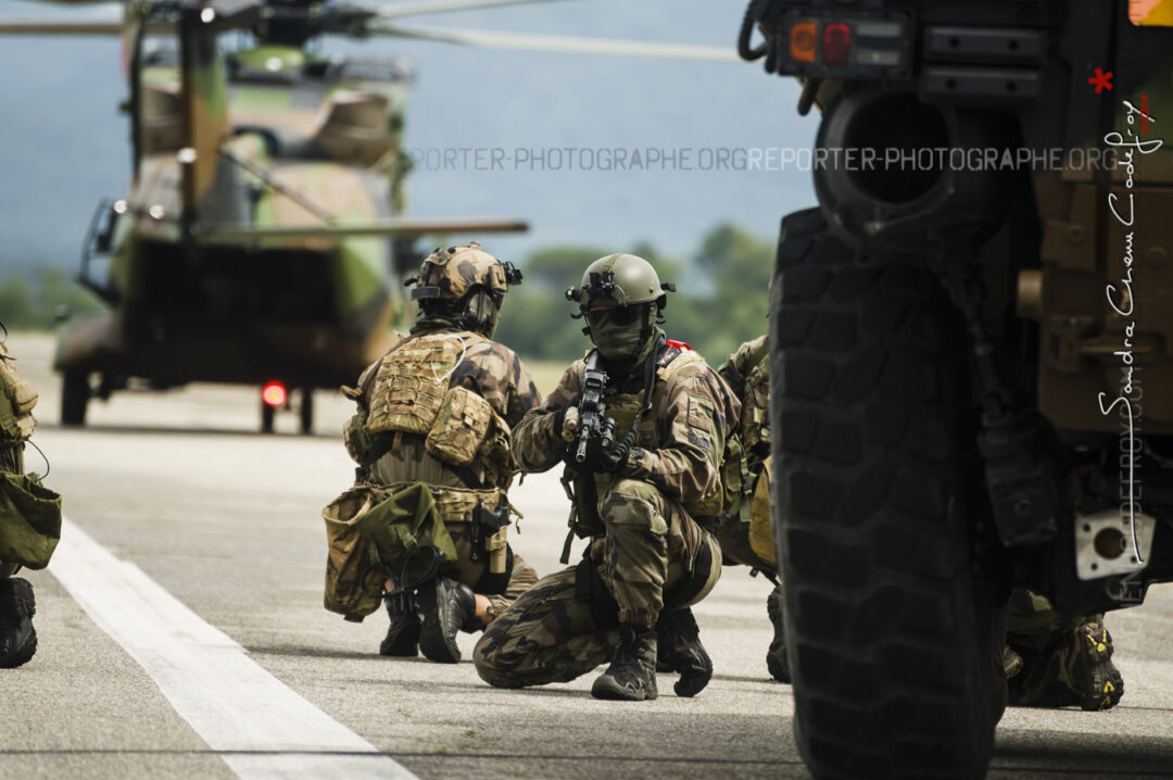 Forces spéciales lors de la démonstration Invalides [Ref:3214-09-1100]