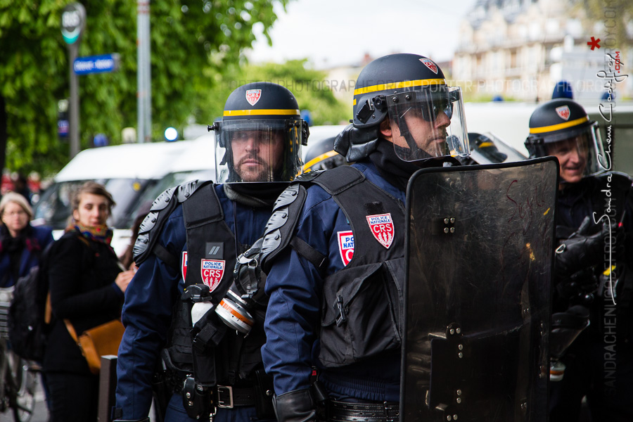 CRS en fin de manifestation anti loi Travail [Ref:1416-07-0144]