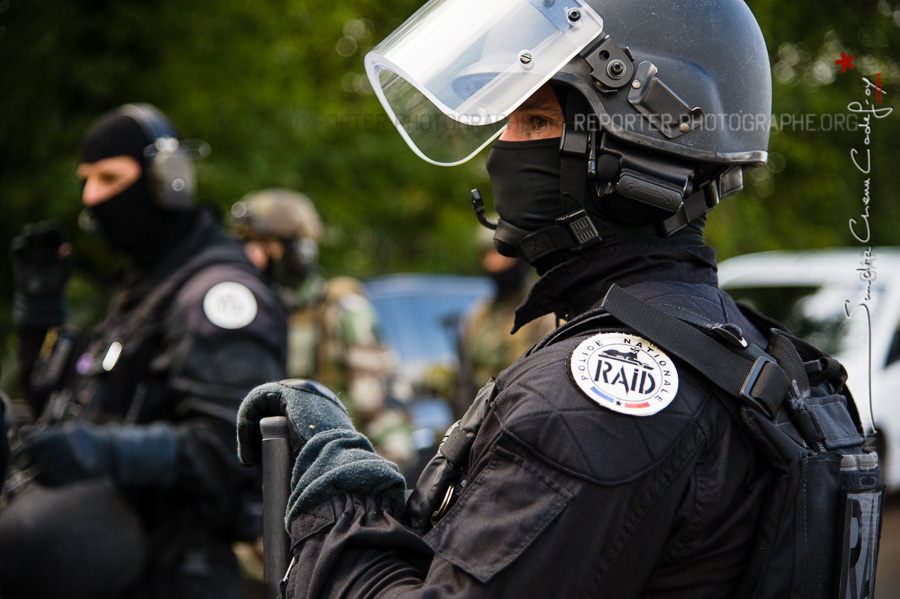 Portrait d'un policier du RAID [Ref:1111-15-0009]