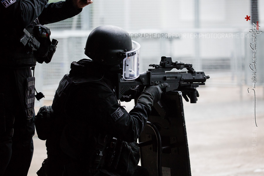 Policier du RAID et G36