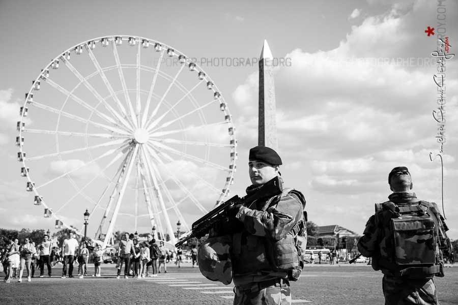 Patrouille Sentinelle place de la Concorde [Ref:4116-26-0377]