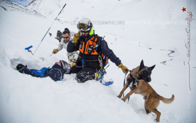 Une équipe cynophile de recherche des victimes d’avalanche