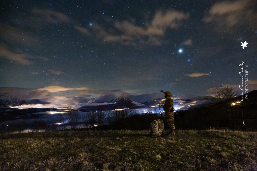 Candidat commando Montagne en attente de nuit