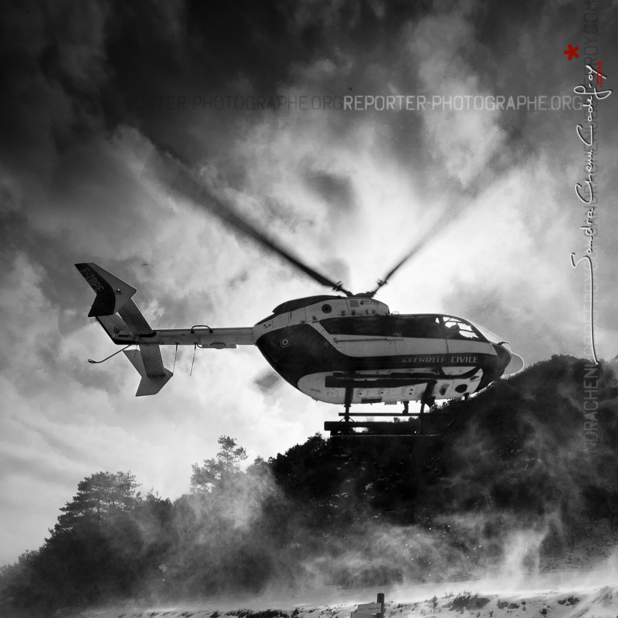 Aterrissage de l’hélicoptère EC-145 Dragon 38-1 en mission de secours
