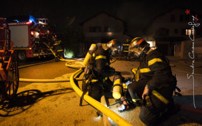 Pompiers vérifiant leurs ARI [Ref:2110-03-2268]