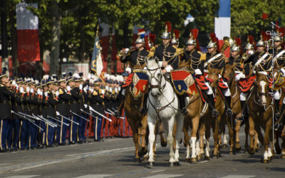 Régiment de cavalerie sur les champs Elysées [Ref:4511-11-0402]