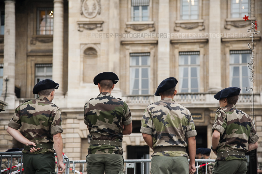 Chasseurs alpins au repos pendant les répétitions [Ref:4512-10-0196]