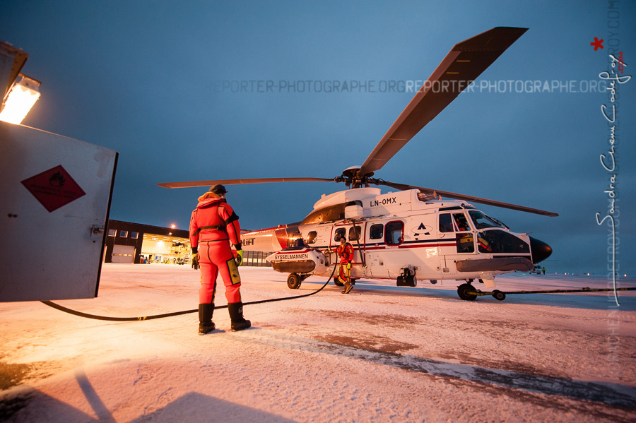 Avitaillement du Super Puma de Sysselmannen [Ref:3212-01-1719]