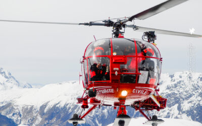 Alouette 3 dragon 38 en stationnaire au dessus de l’alpe d’huez